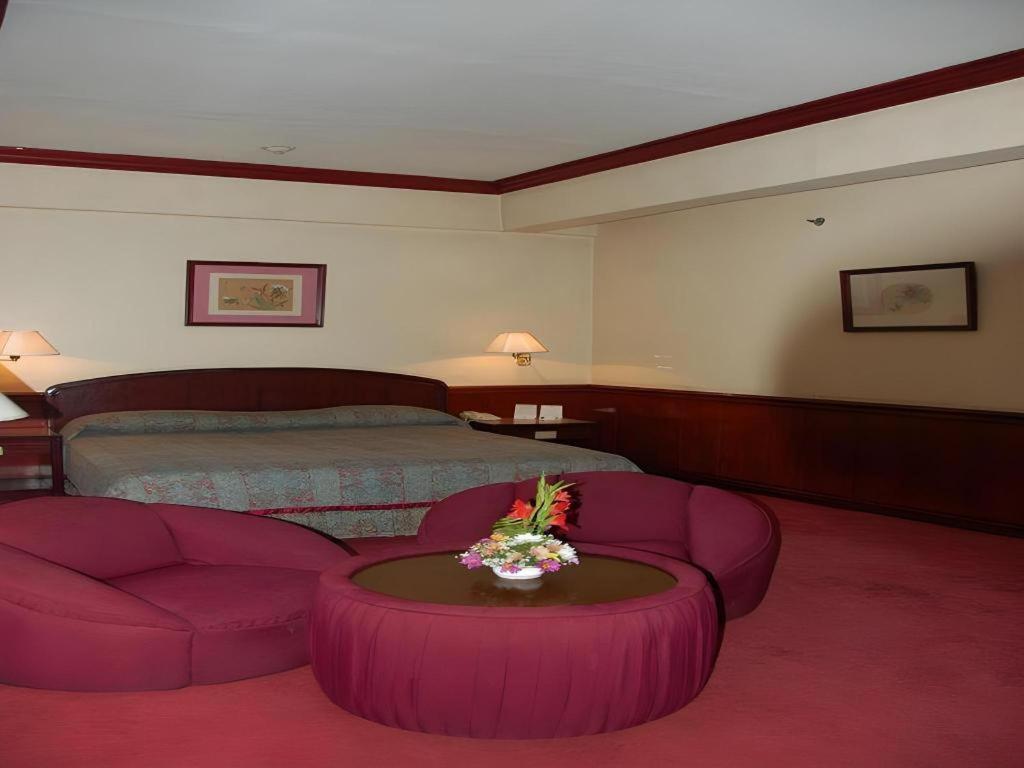 Great Eastern Hotel Quezon City Exterior photo