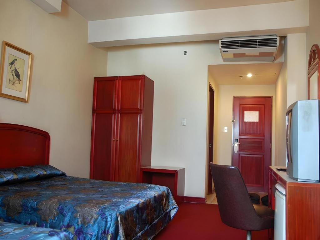 Great Eastern Hotel Quezon City Exterior photo