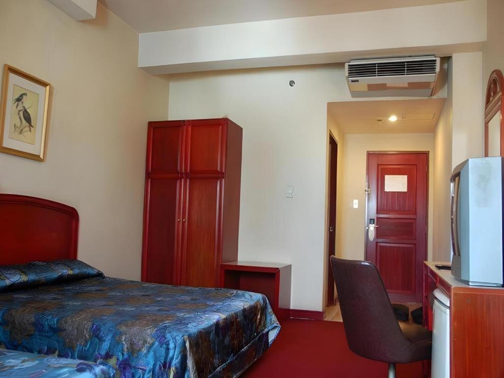 Great Eastern Hotel Quezon City Exterior photo