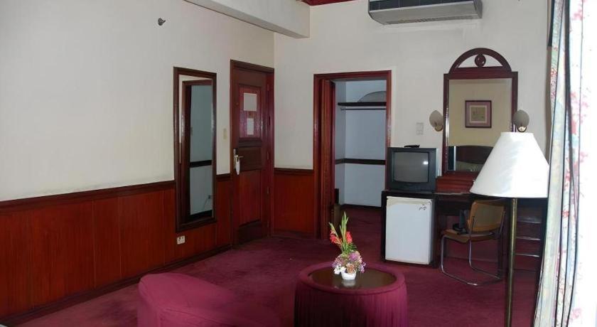 Great Eastern Hotel Quezon City Exterior photo