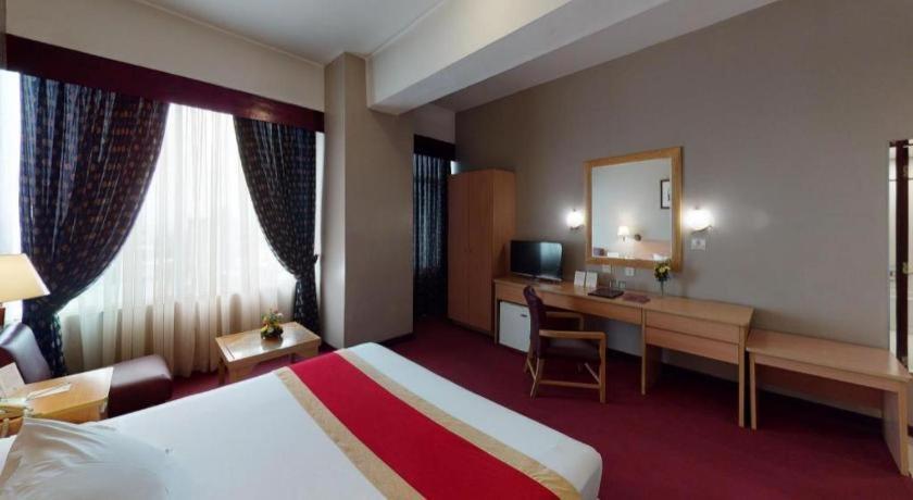 Great Eastern Hotel Quezon City Exterior photo