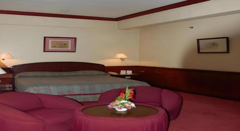 Great Eastern Hotel Quezon City Exterior photo